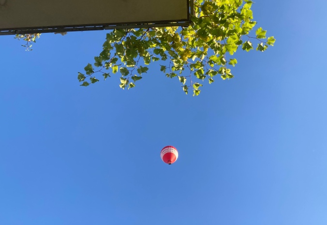 Heißluftballon über den Wunschnachbarn